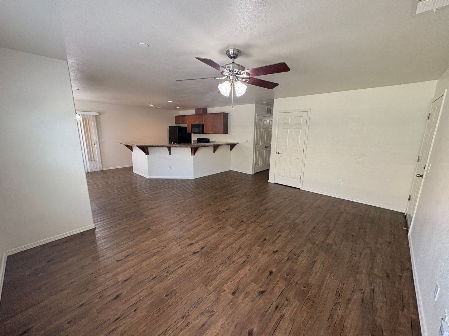 Tulare House: 2109 Bella Oaks Drive