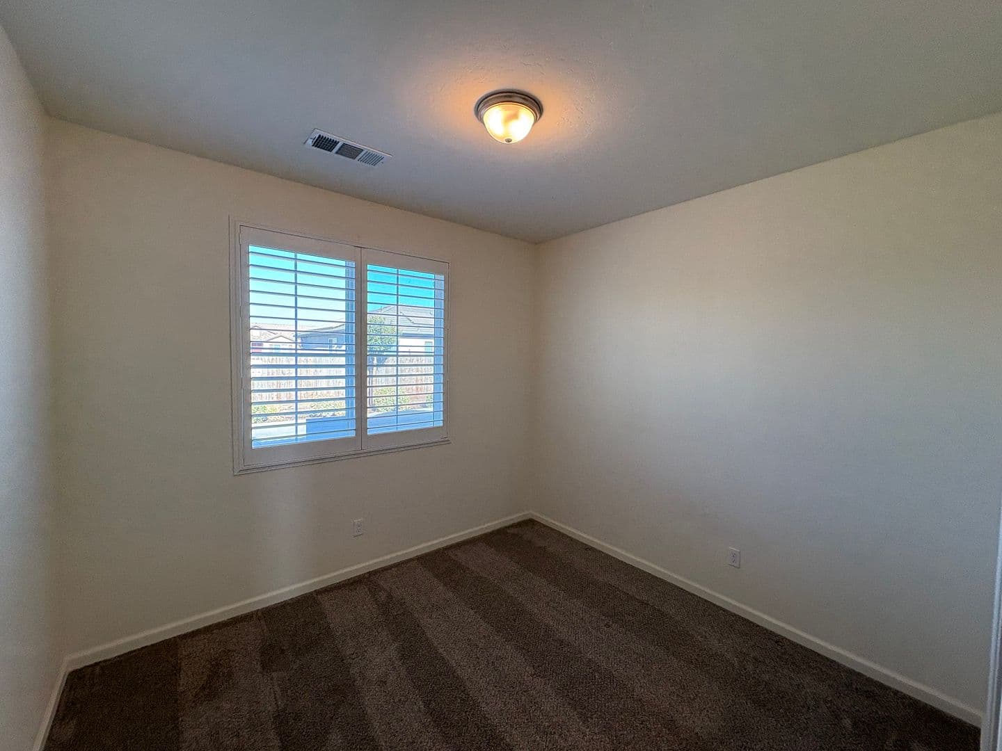Visalia House: 3208 North Rova Ct