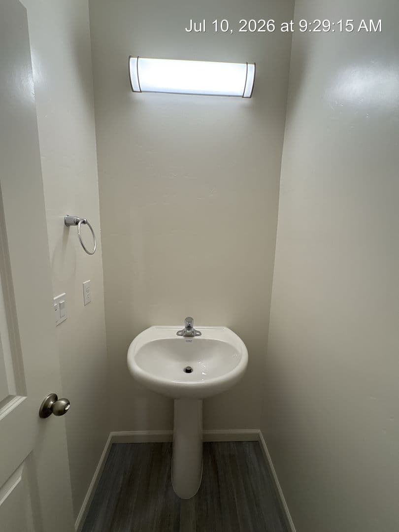 Visalia Apartment: 711-747 S Pinkham