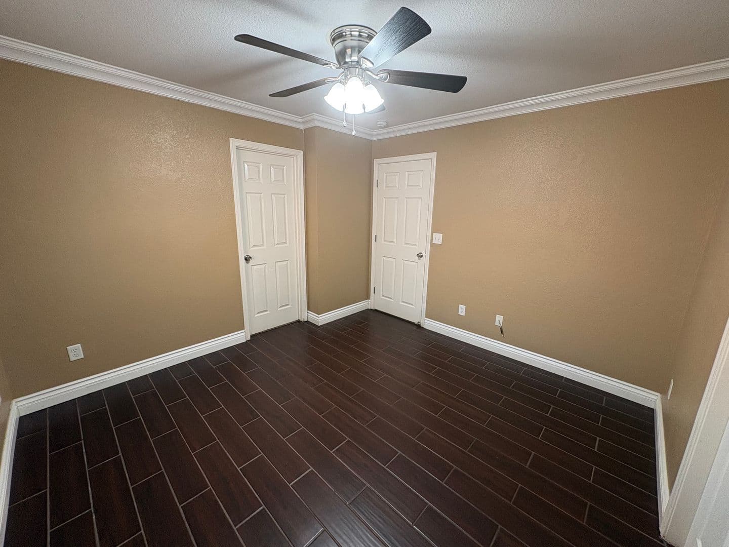 Visalia House: 744 West Buena Vista Ave