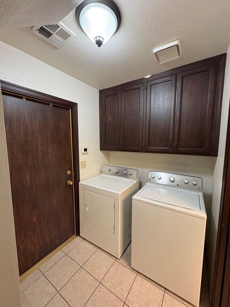 Visalia House: 1036 North Palm St
