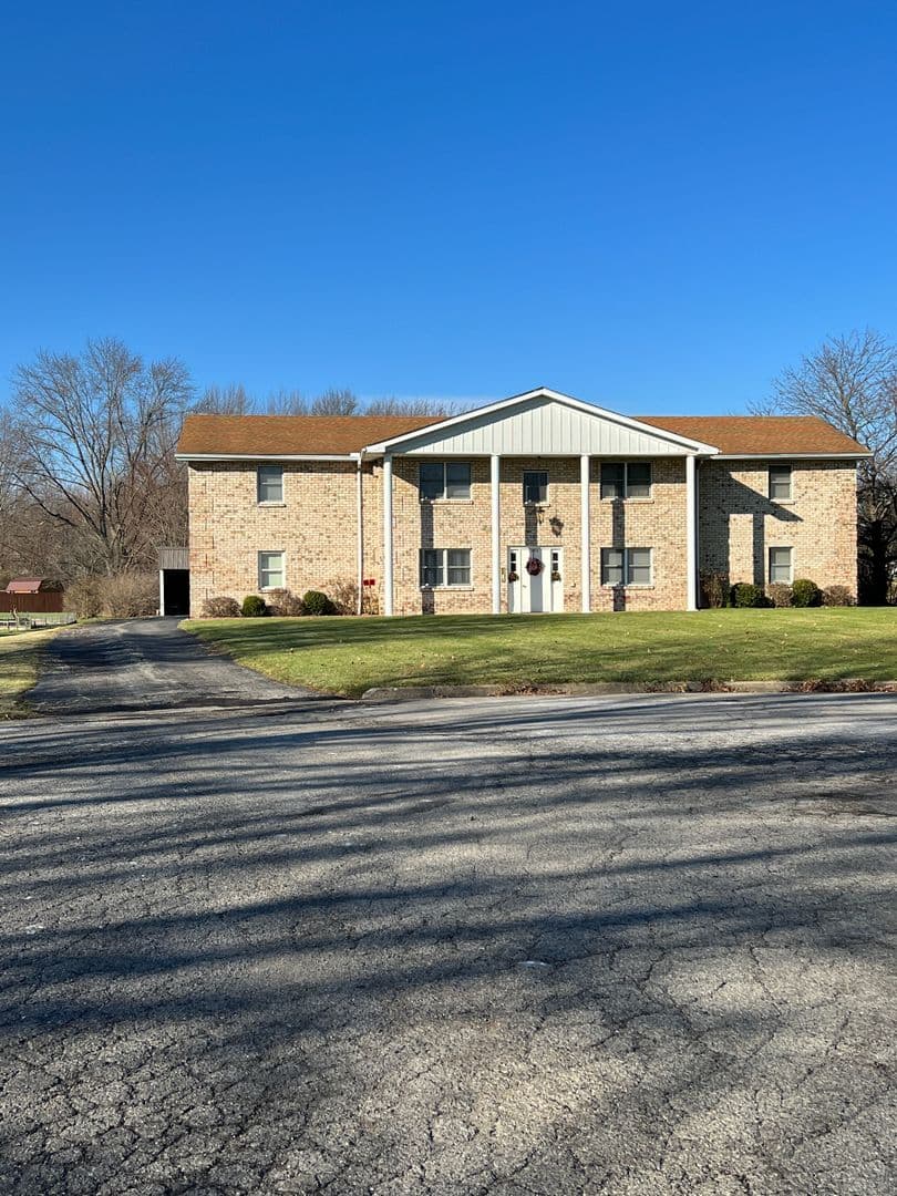 Boardman Apartment: 8426 Colwyn Ct.