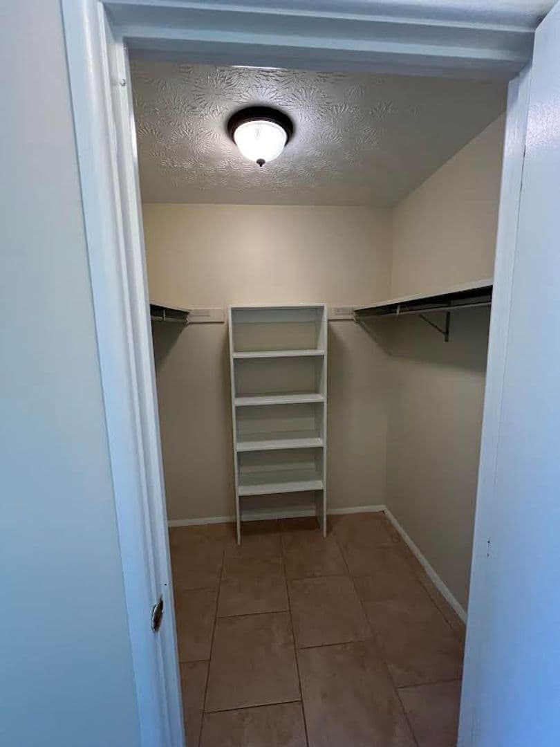Boardman Apartment: 7185 Locust Ave.