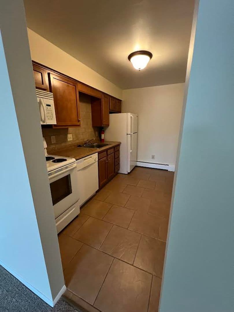 Boardman Apartment: 7185 Locust Ave.