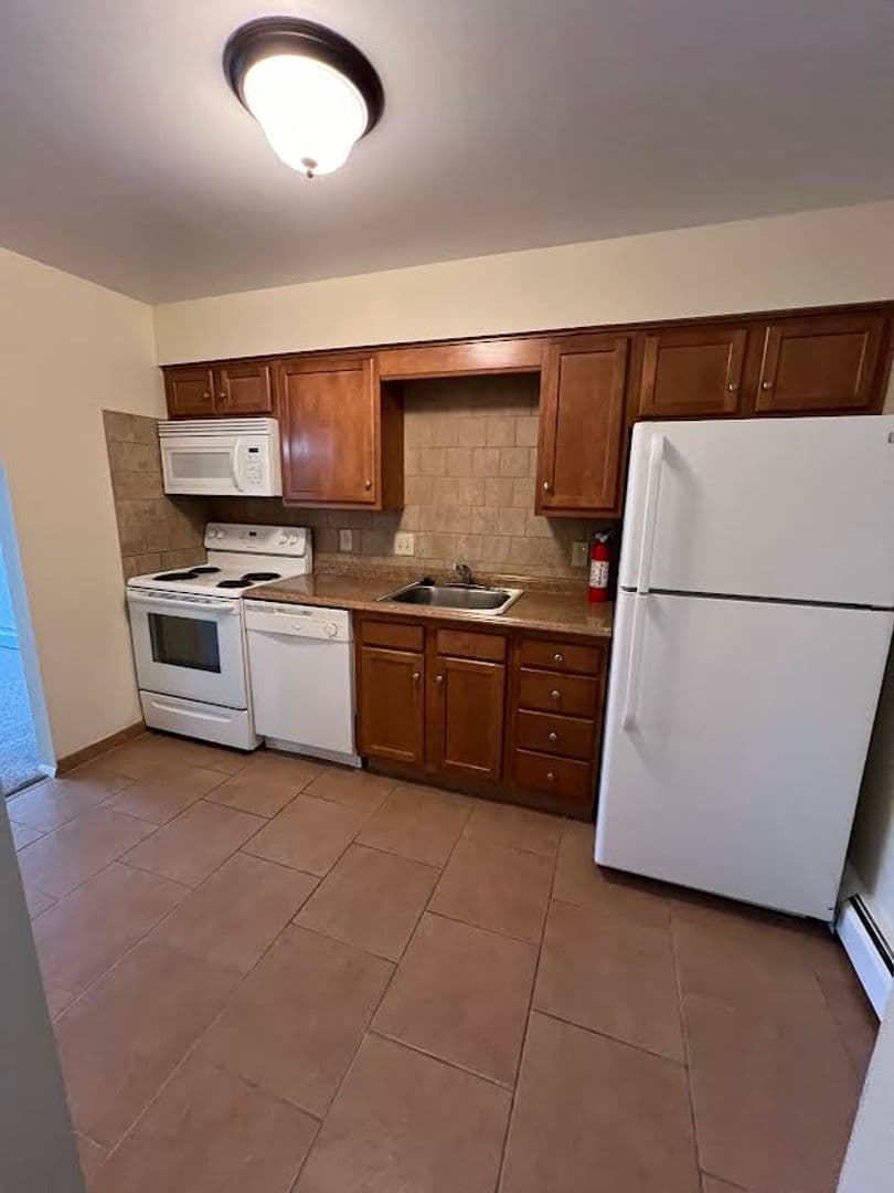 Boardman Apartment: 7185 Locust Ave.