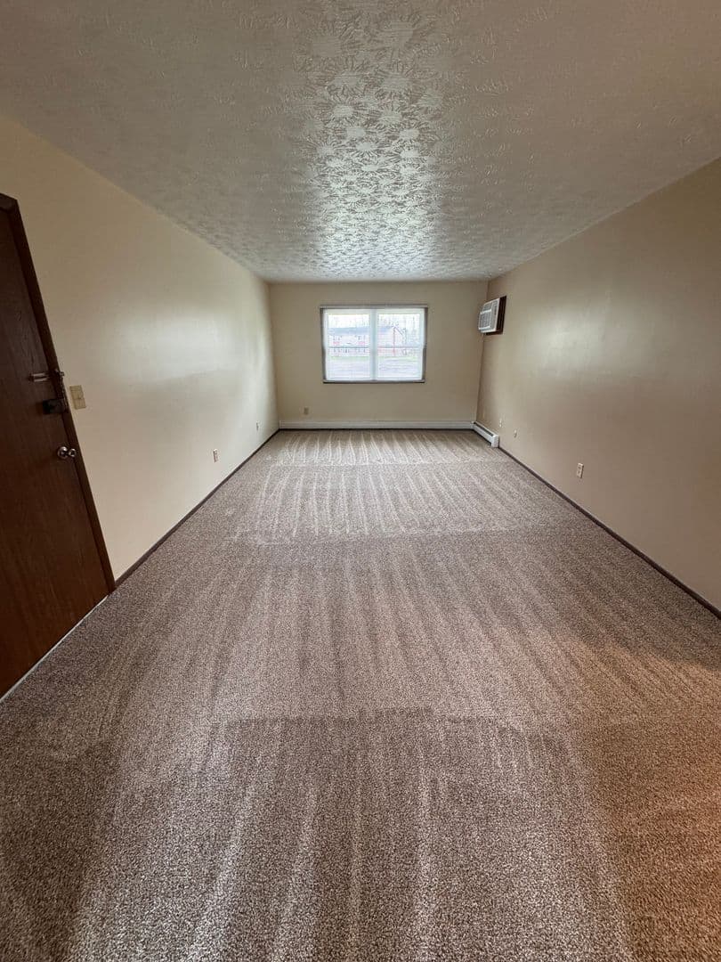 Boardman Apartment: 8426 Colwyn Ct.