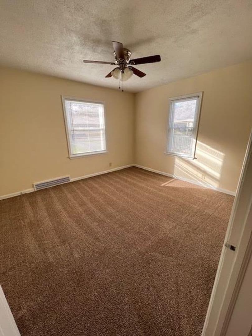Austintown House: 519 Forest Hill Dr