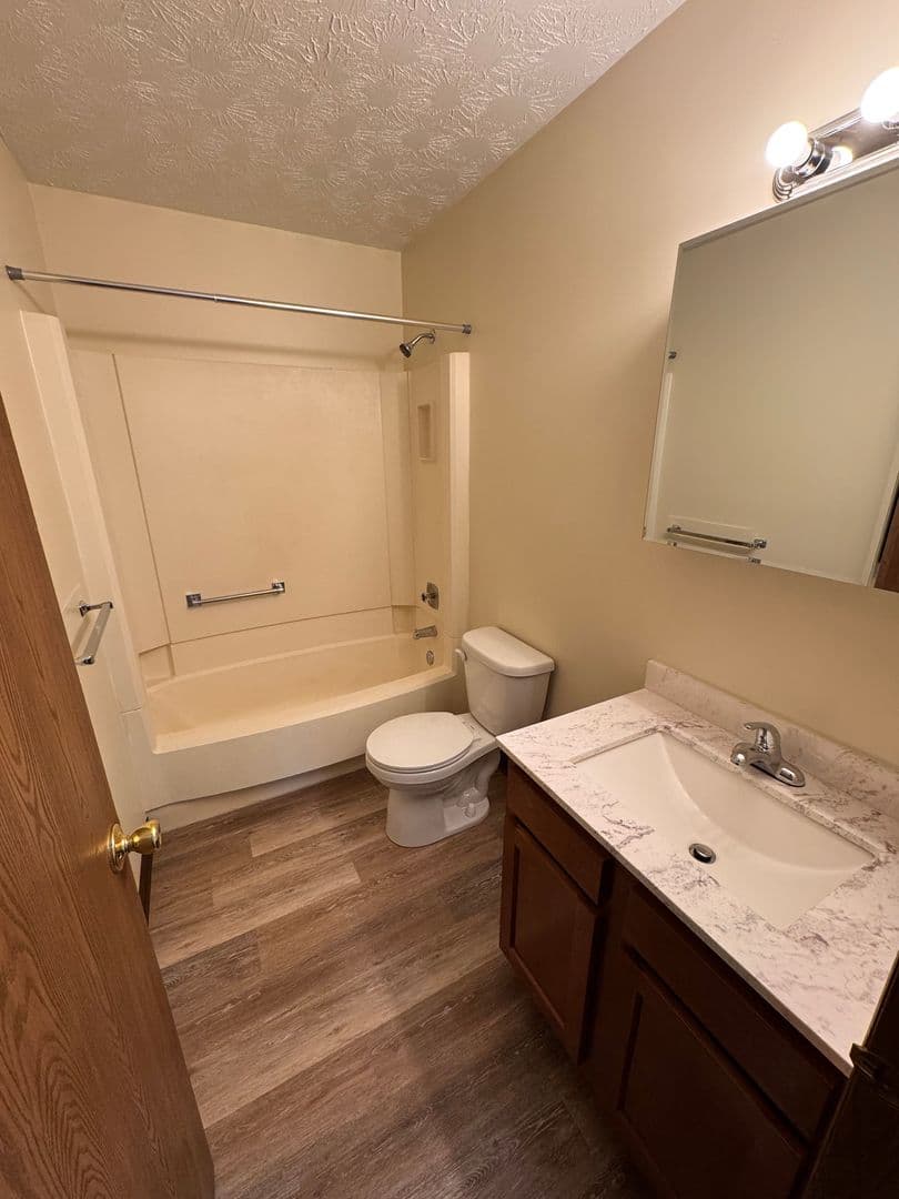 Boardman Apartment: 8426 Colwyn Ct.