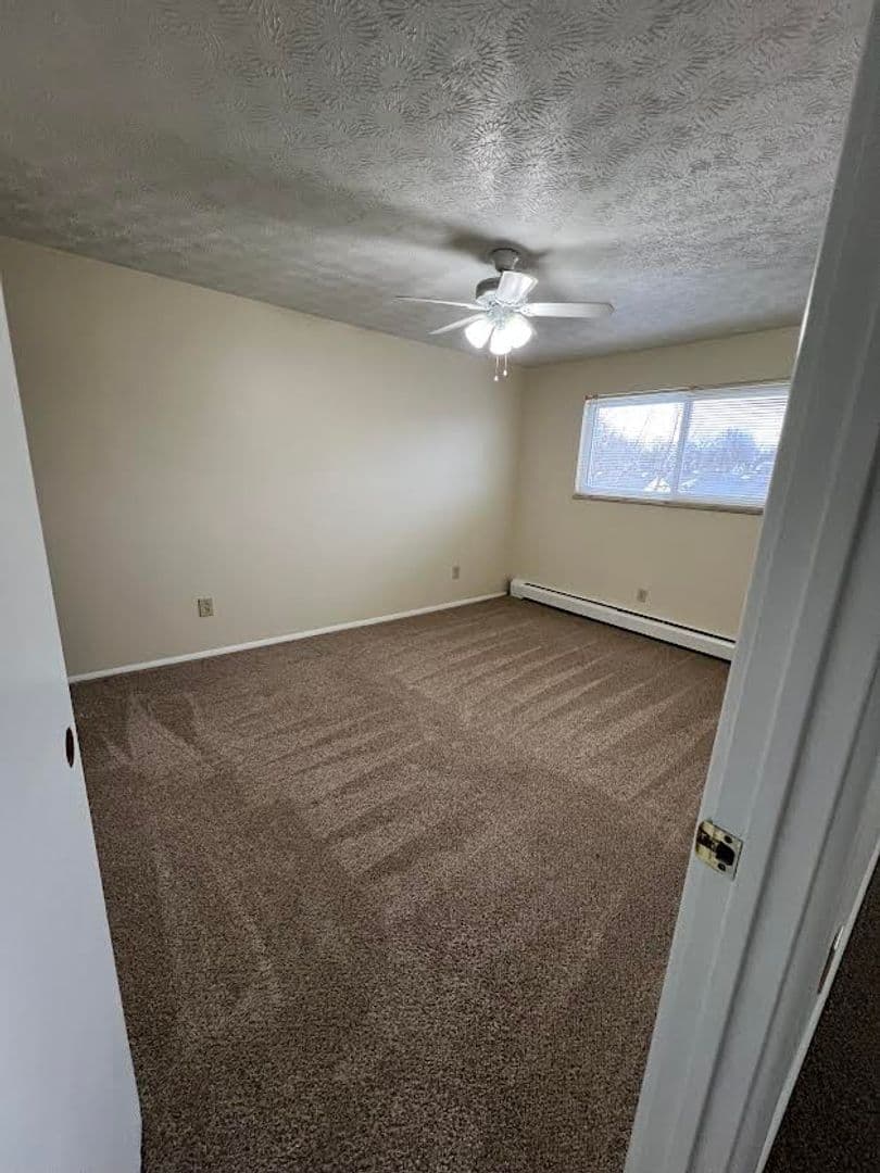Boardman Apartment: 7185 Locust Ave.