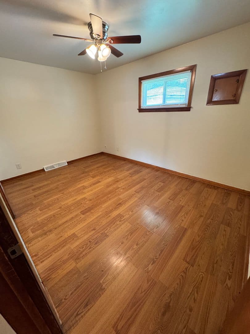 Warren House: 4409 Sunnybrook Drive SE