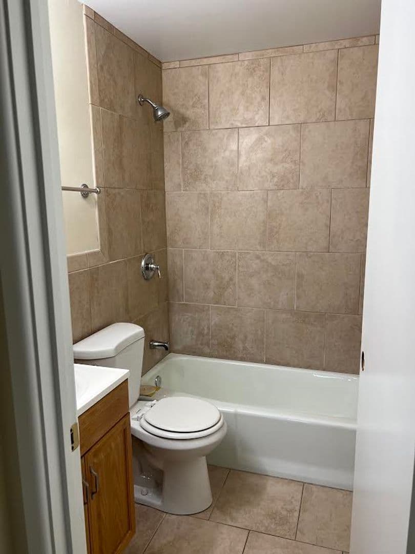 Boardman Apartment: 7185 Locust Ave.