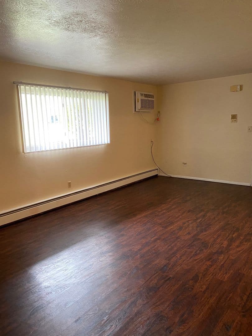 Boardman Apartment: 7145 Locust Ave