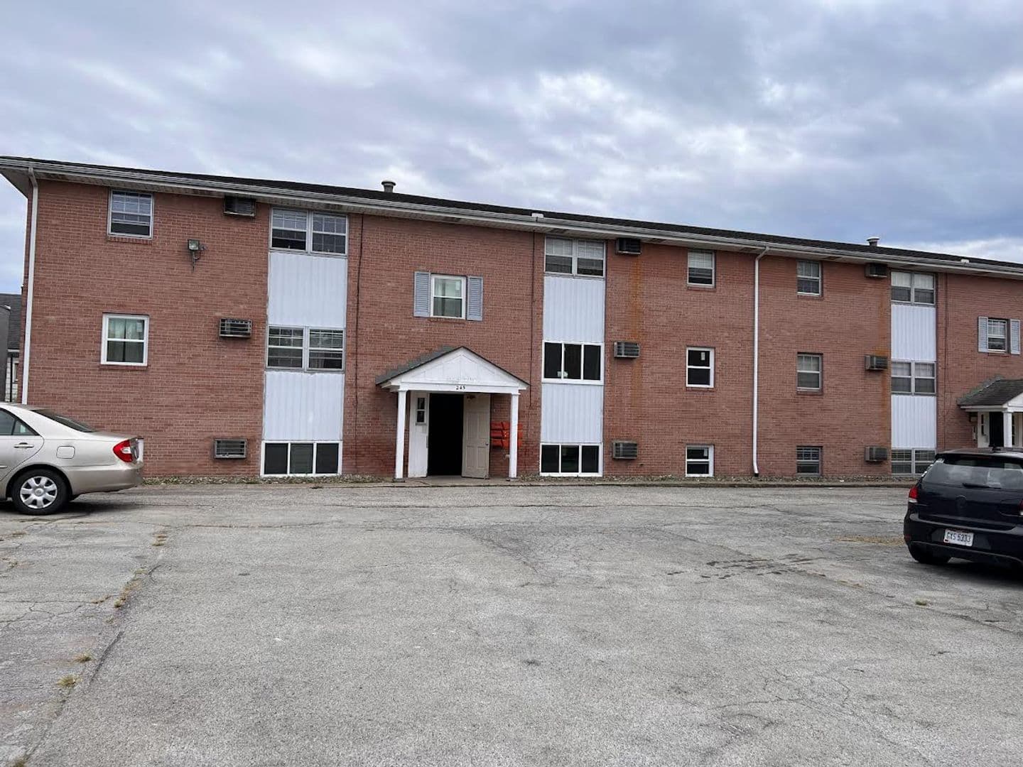 Girard Apartment: 243 Churchill Rd.