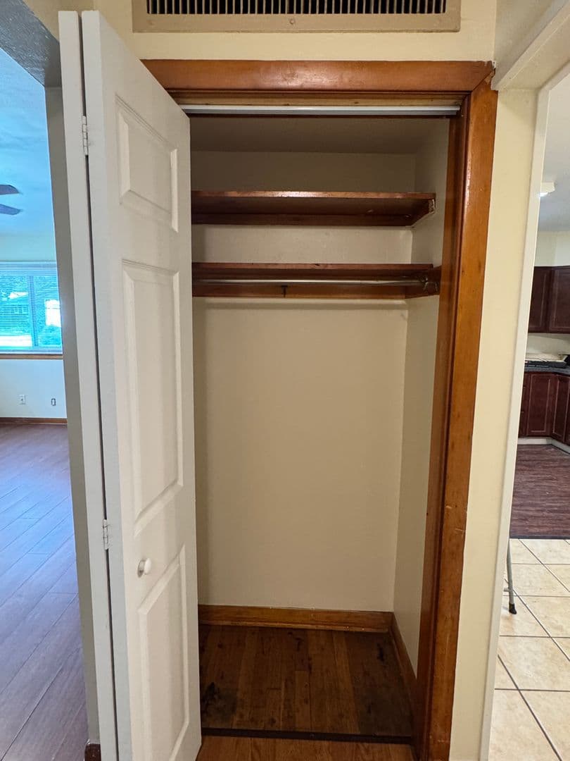 Warren House: 4409 Sunnybrook Drive SE