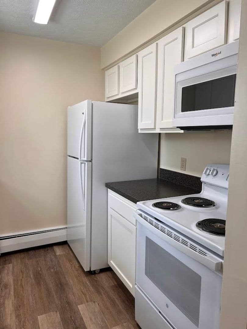 Girard Apartment: 243 Churchill Rd.
