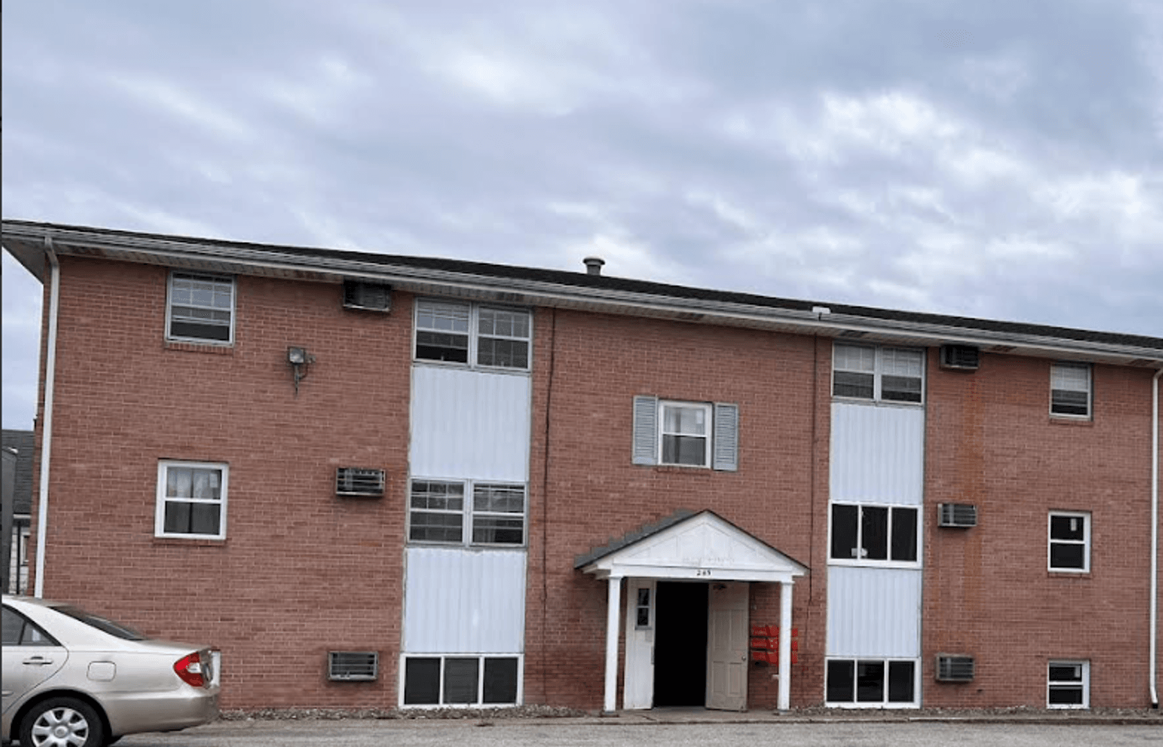 Girard Apartment: 241 Churchill Rd.
