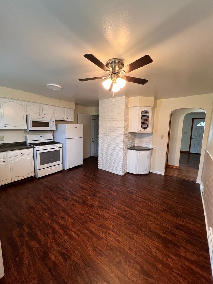 Austintown House: 154 S. Kimberly