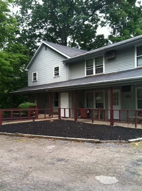 Hubbard Apartment: 309 S.Main Street