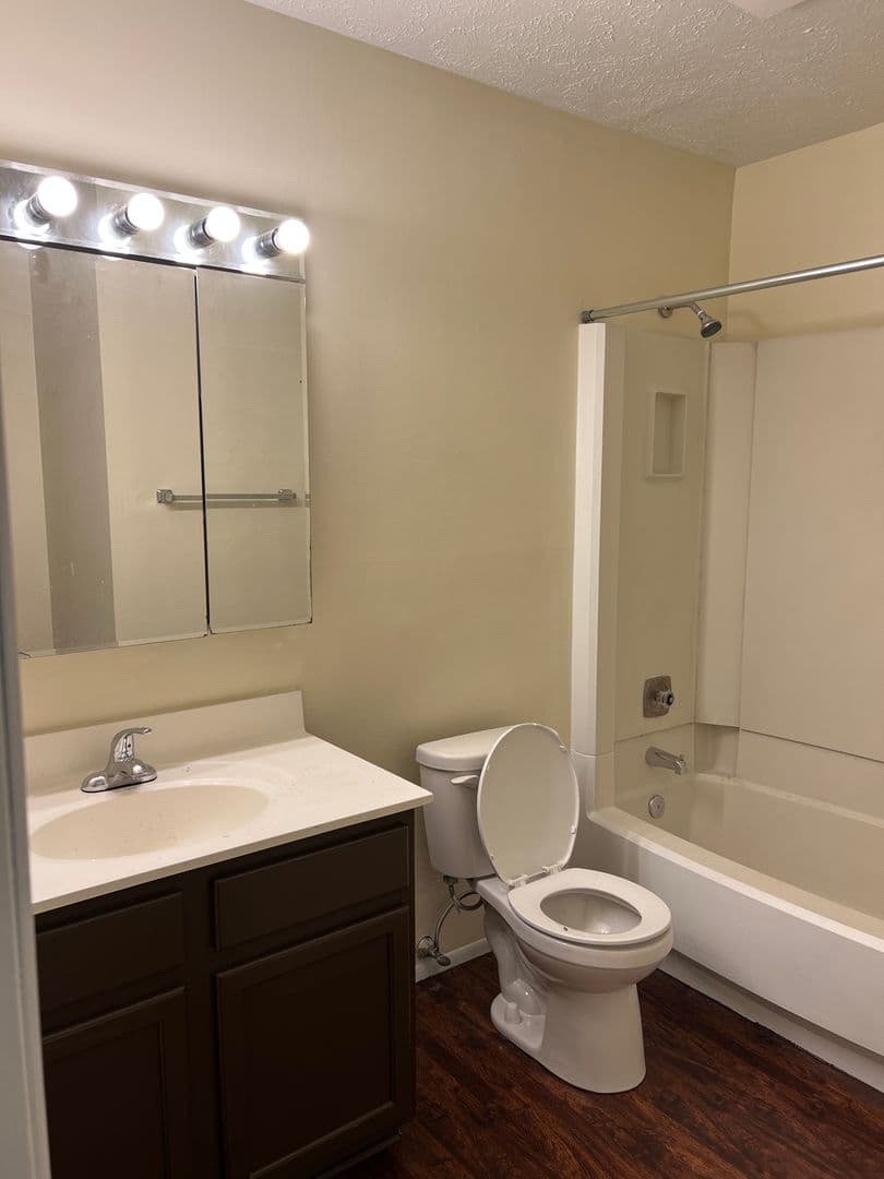 Boardman Apartment: 8126 Stadler Ave.