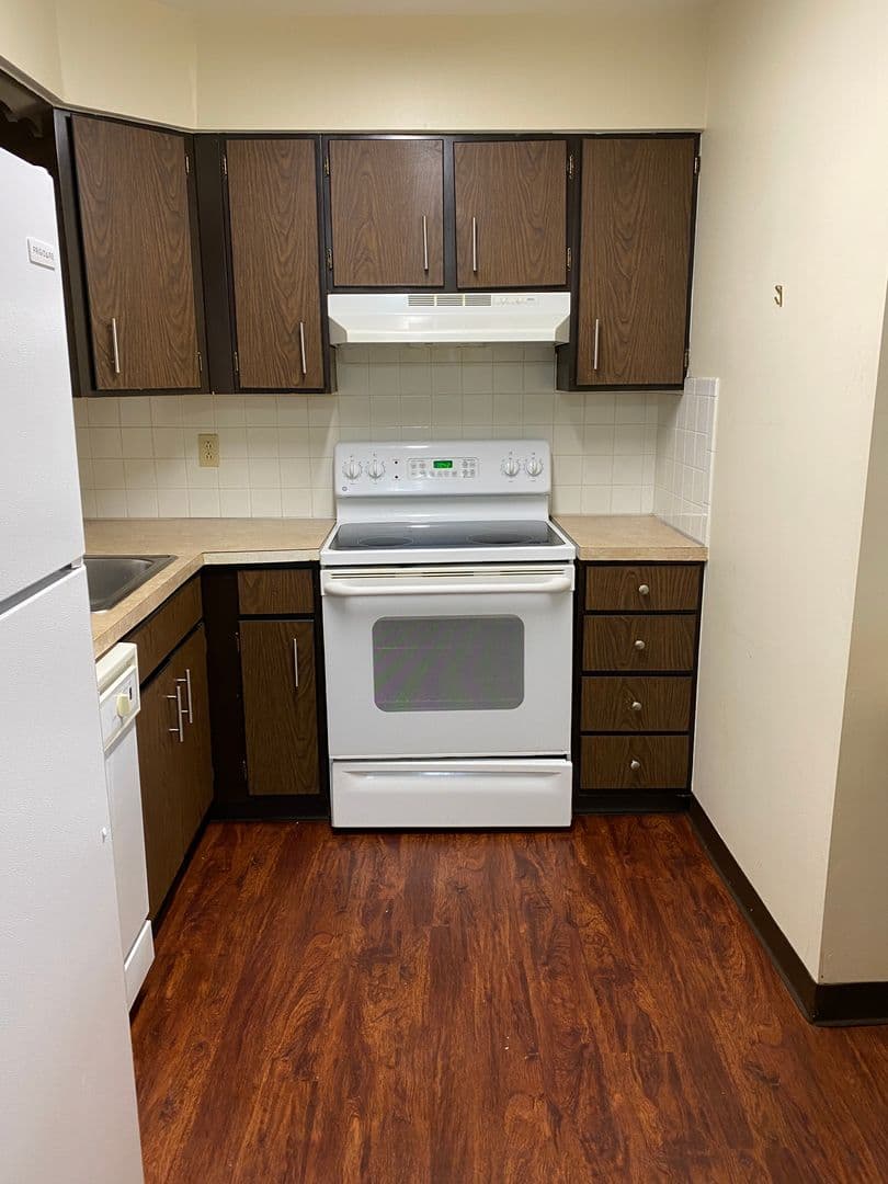Boardman Apartment: 7145 Locust Ave