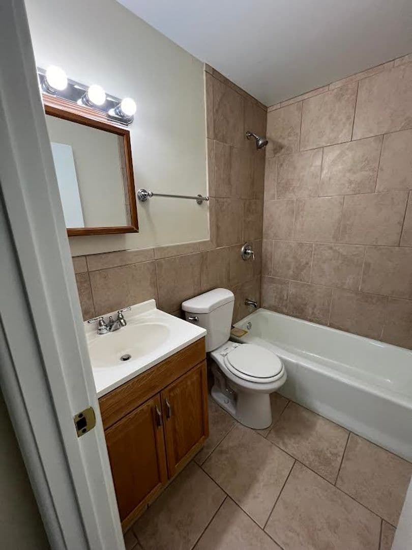 Boardman Apartment: 7185 Locust Ave.