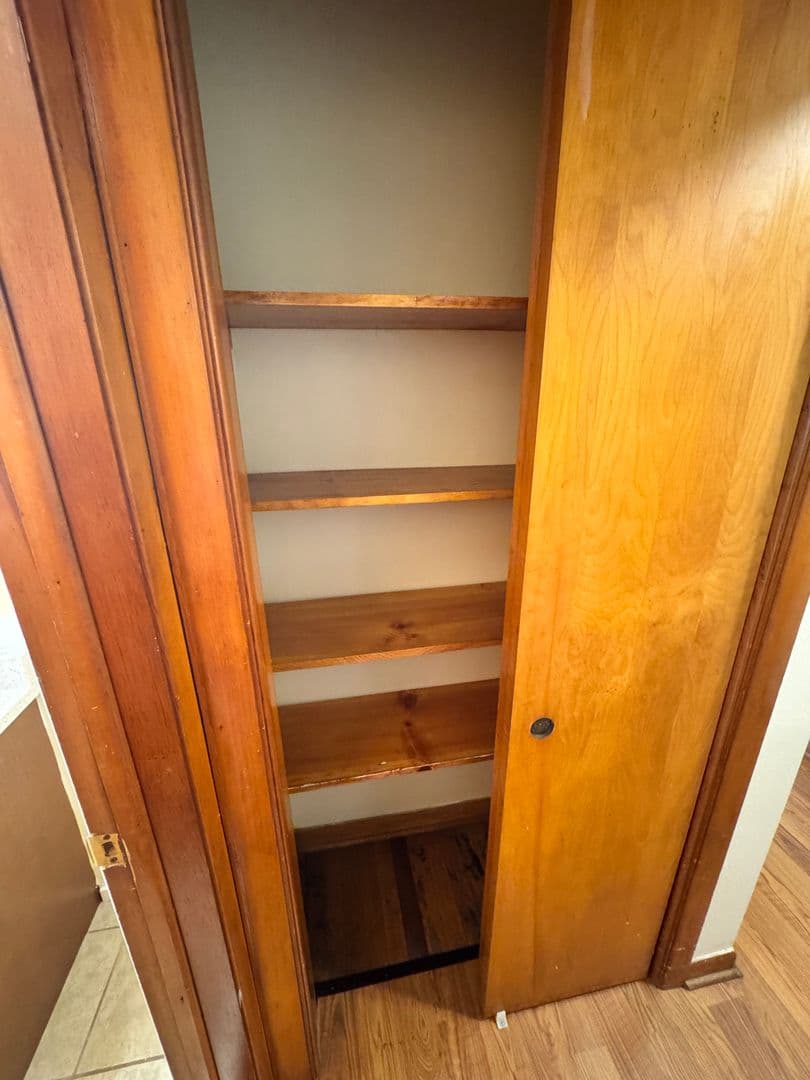 Warren House: 4409 Sunnybrook Drive SE