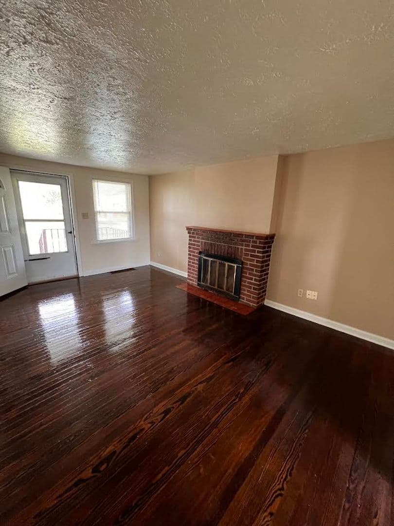 Youngstown House: 115 Laurel St.