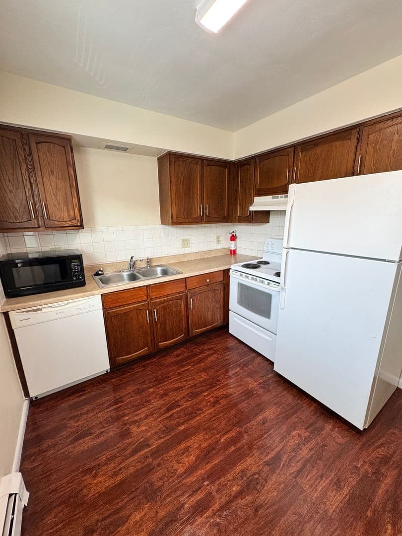 Boardman Apartment: 98 Washington Blvd.
