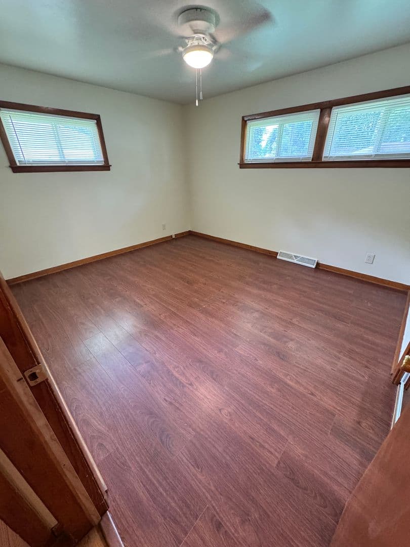 Warren House: 4409 Sunnybrook Drive SE