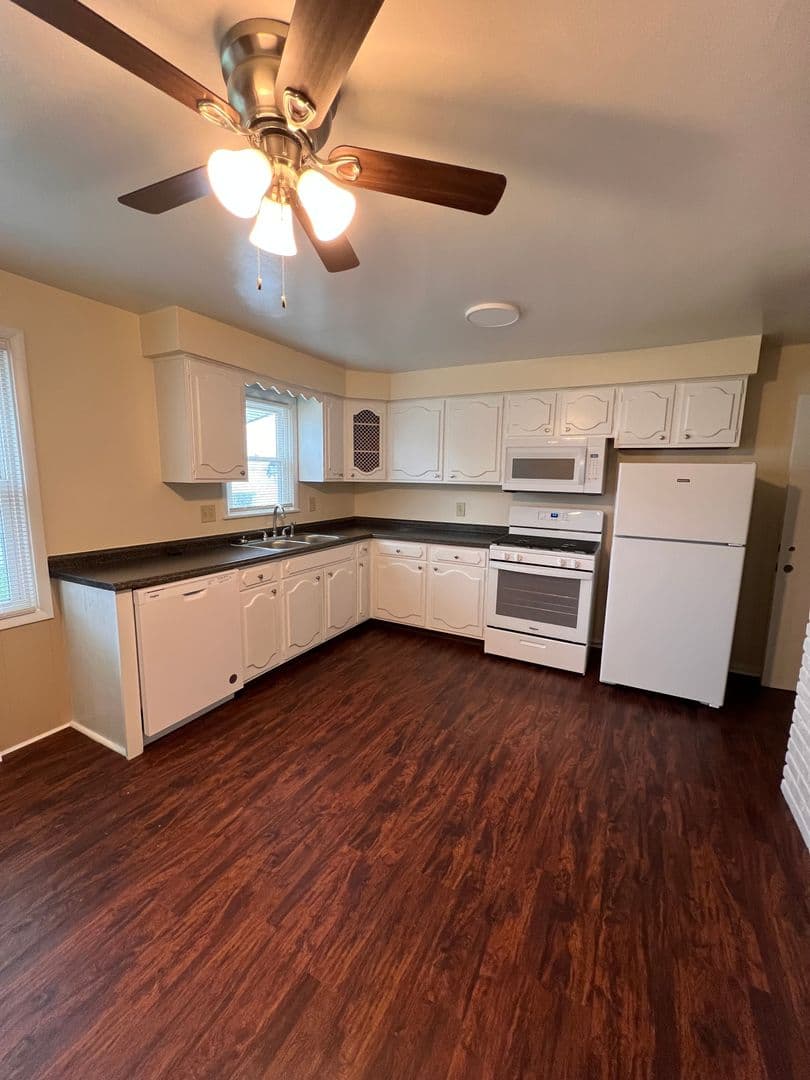Austintown House: 154 S. Kimberly