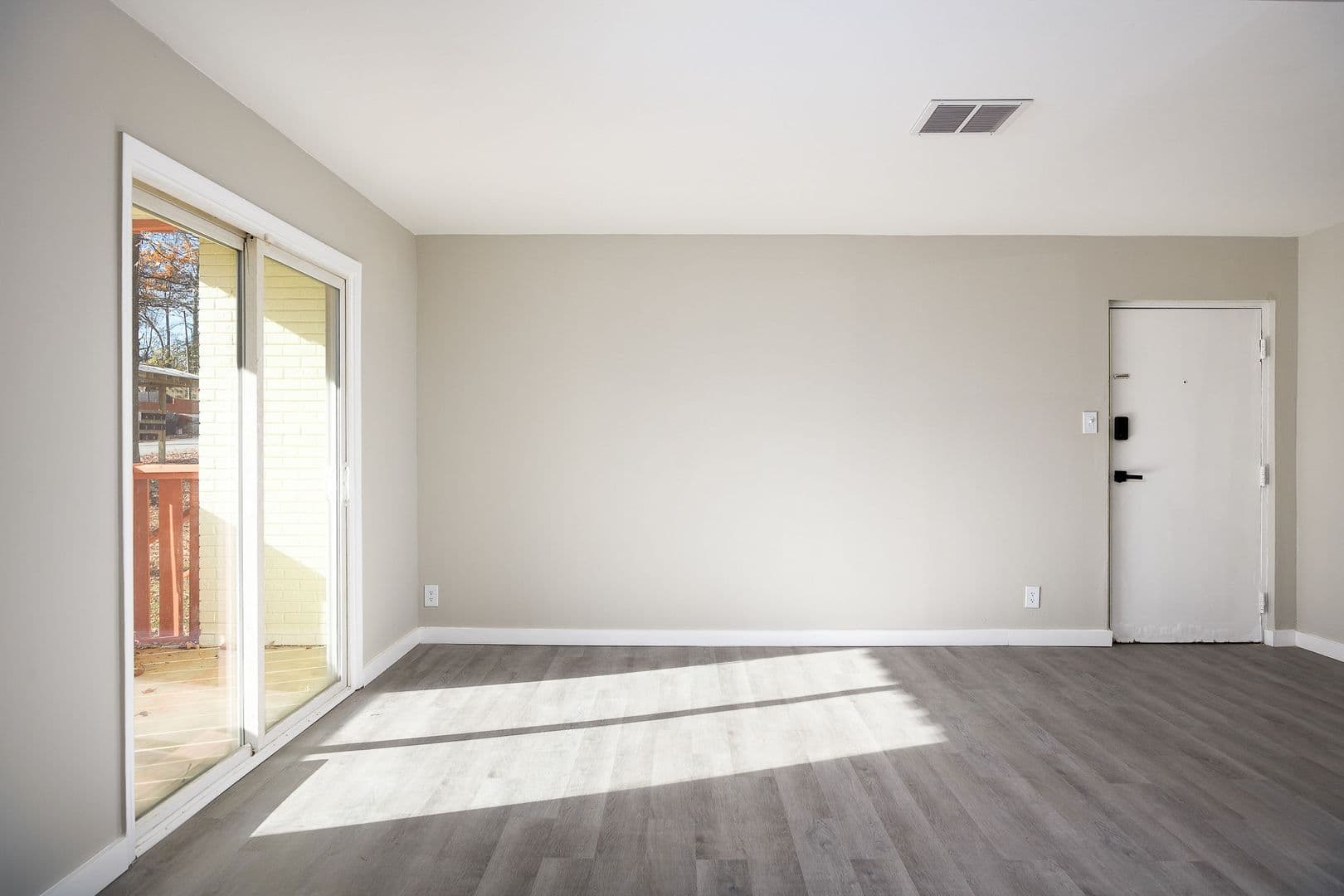 Greensboro Apartment: 2012 Maywood St