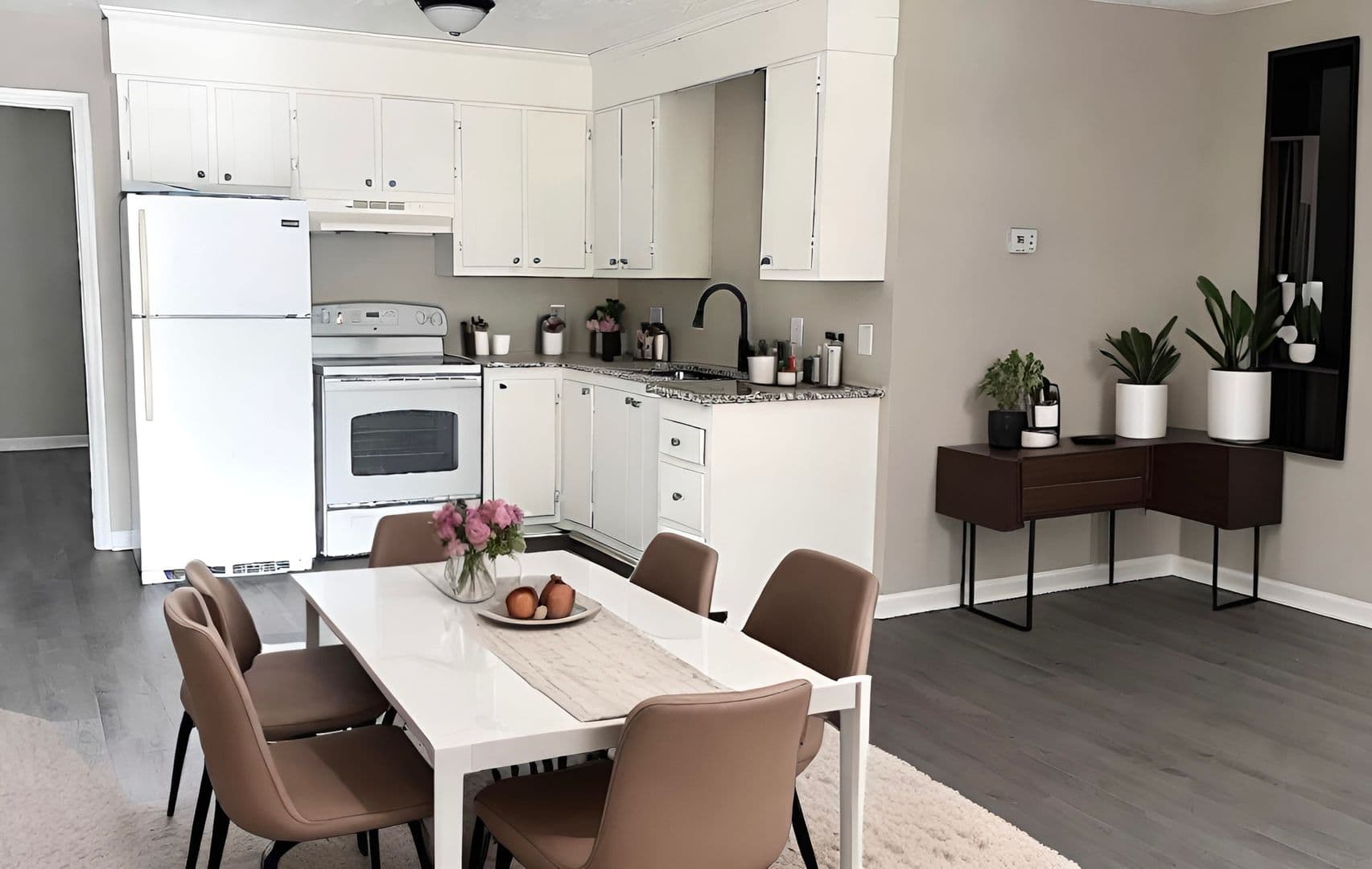 Greenville Apartment: 3212 Summer Place