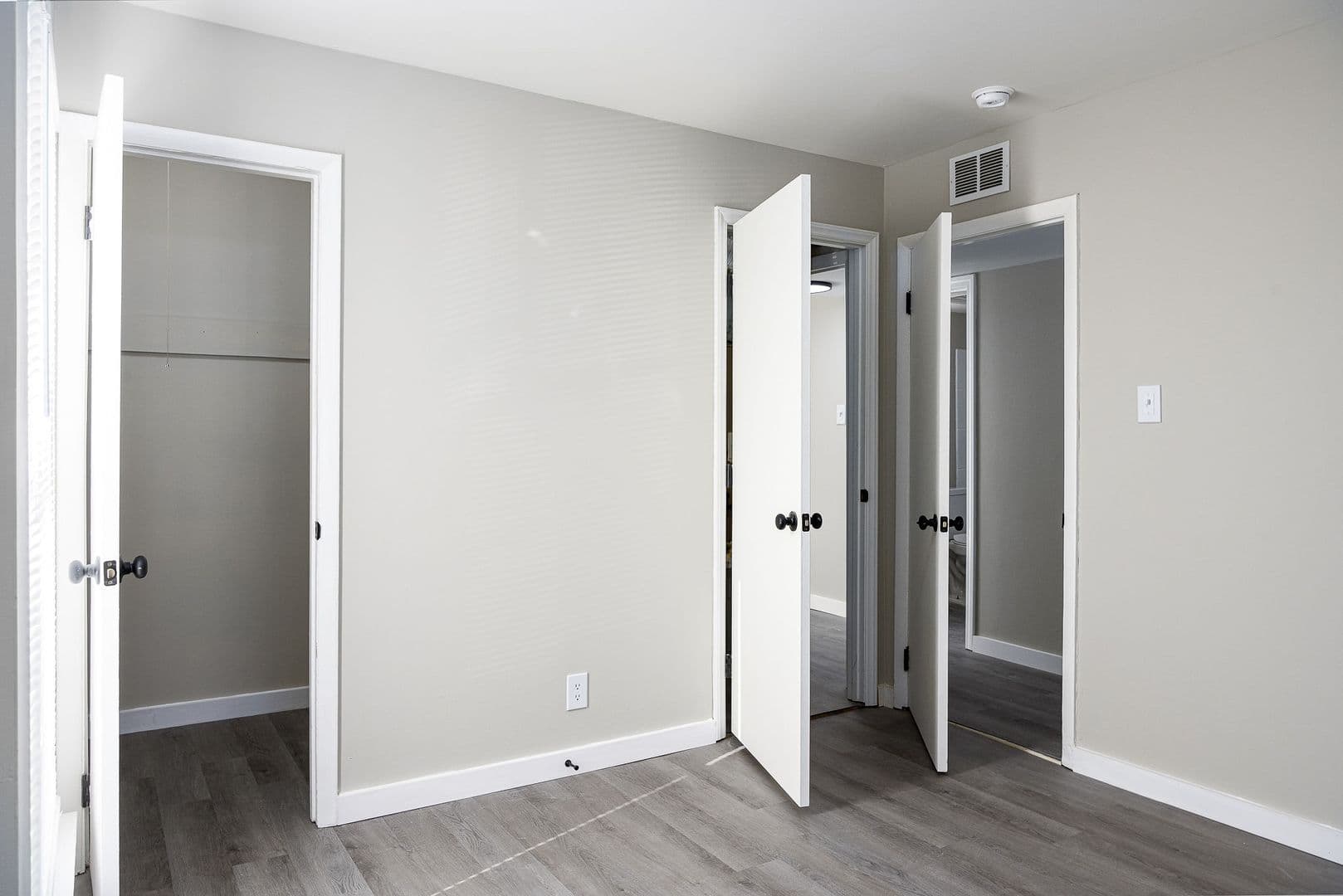 Greensboro Apartment: 2012 Maywood St