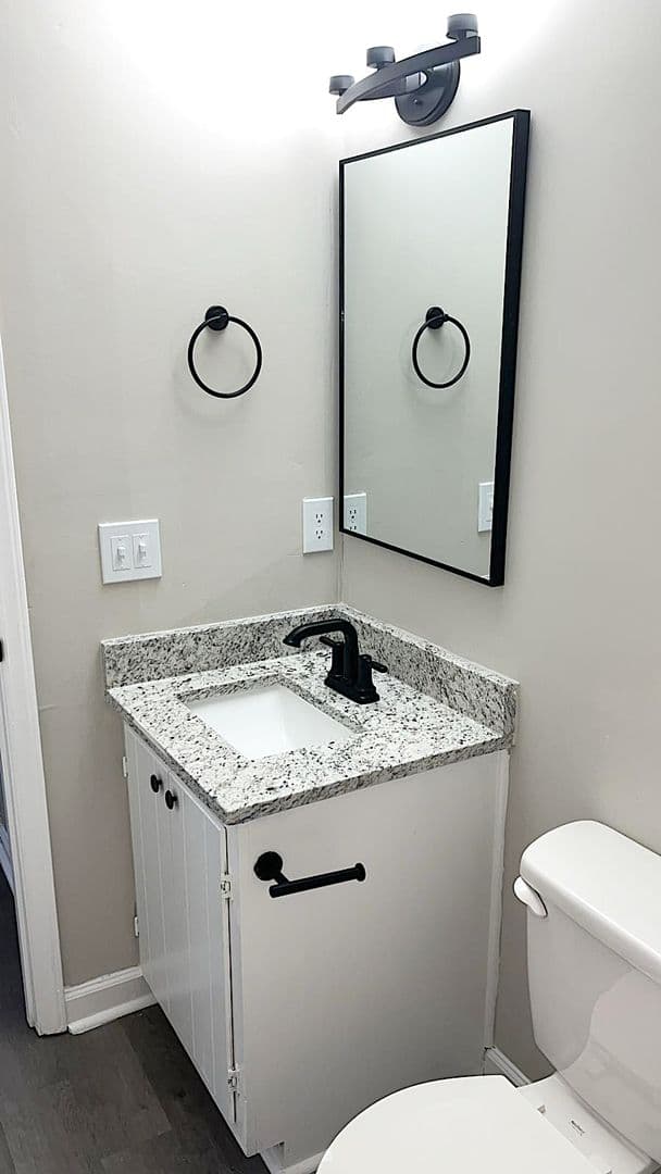 Greenville Apartment: 3212 Summer Place