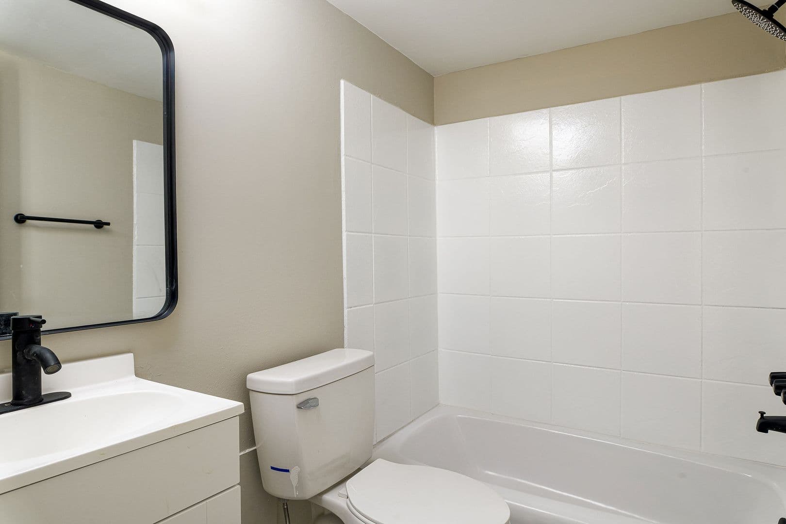 Greensboro Apartment: 2012 Maywood St
