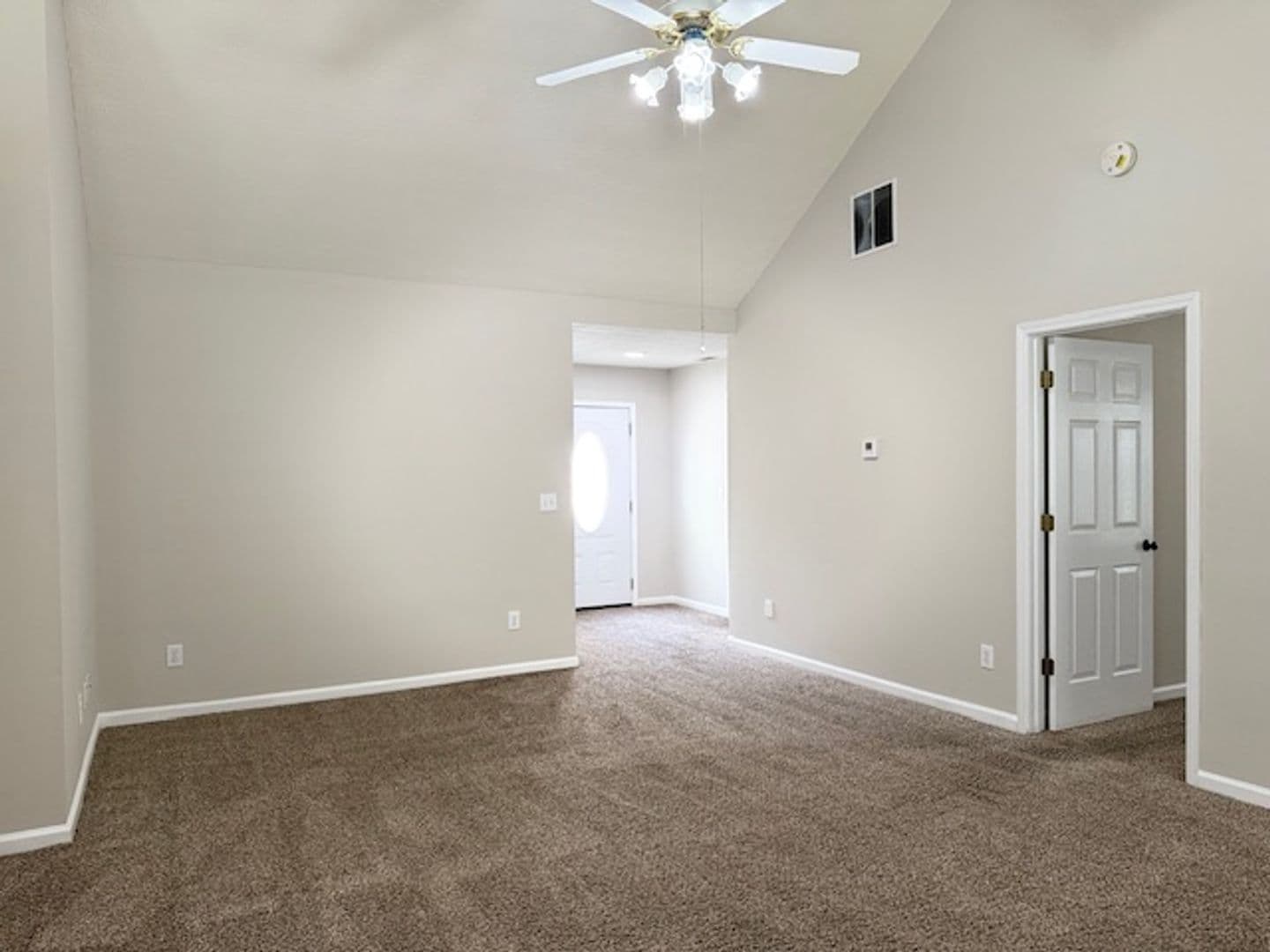 Hampton House: 2034 Elm Grove Ln