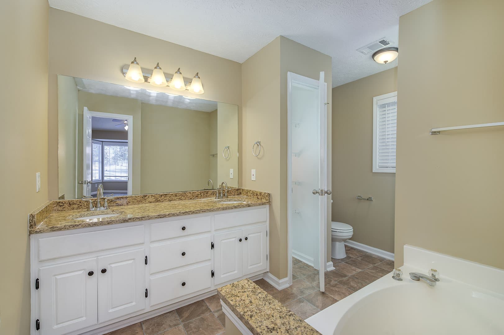 Covington House: 35 Oak Ridge Ct