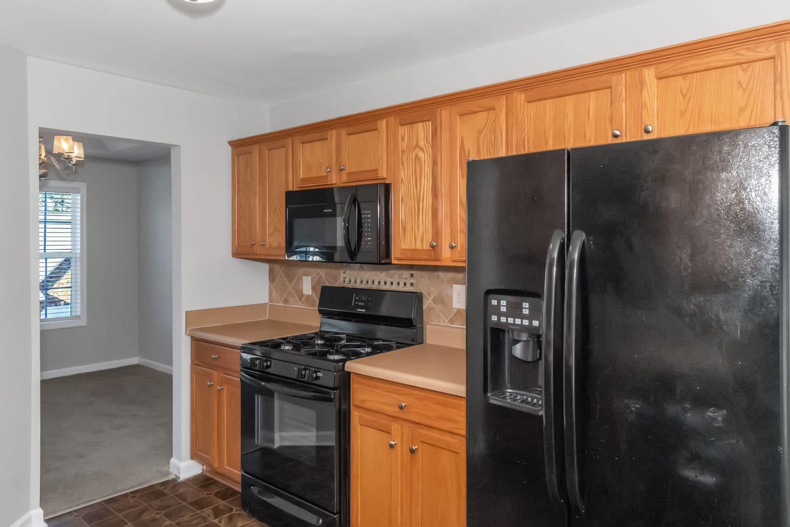 Villa Rica House: 202 Millpond Pkwy