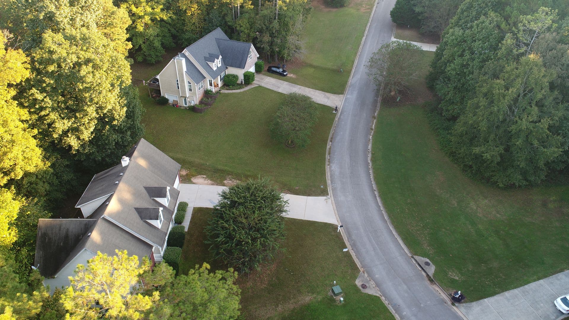 Locust Grove House: 704 Emertrey Dr