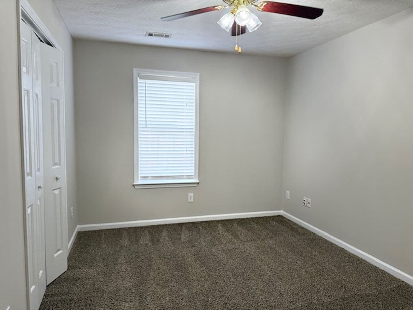 Hampton House: 2034 Elm Grove Ln