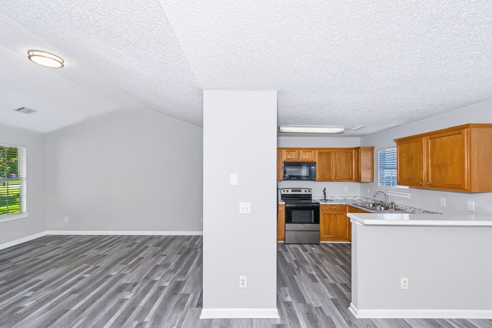 Rex House: 3338 Waggoner Way