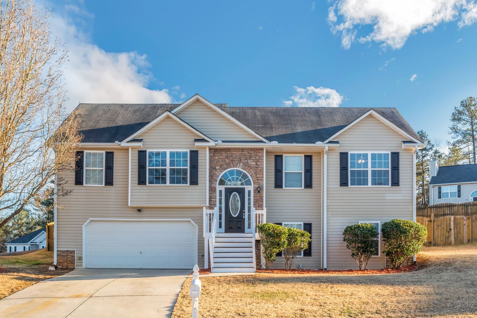 Villa Rica House: 202 Millpond Pkwy