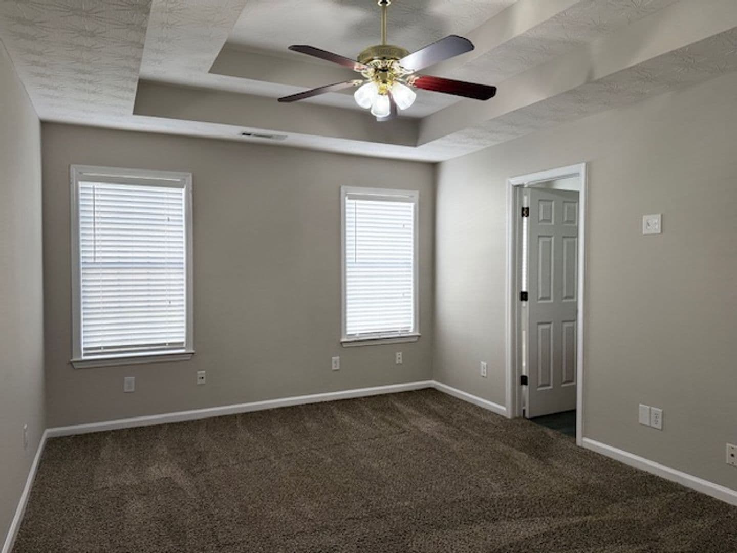 Hampton House: 2034 Elm Grove Ln