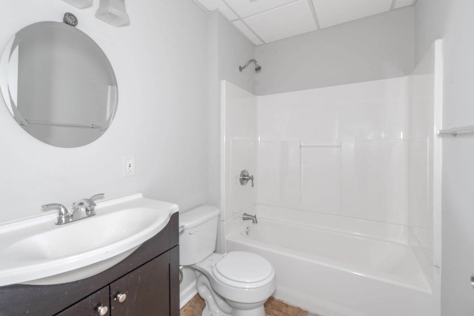 Villa Rica House: 202 Millpond Pkwy