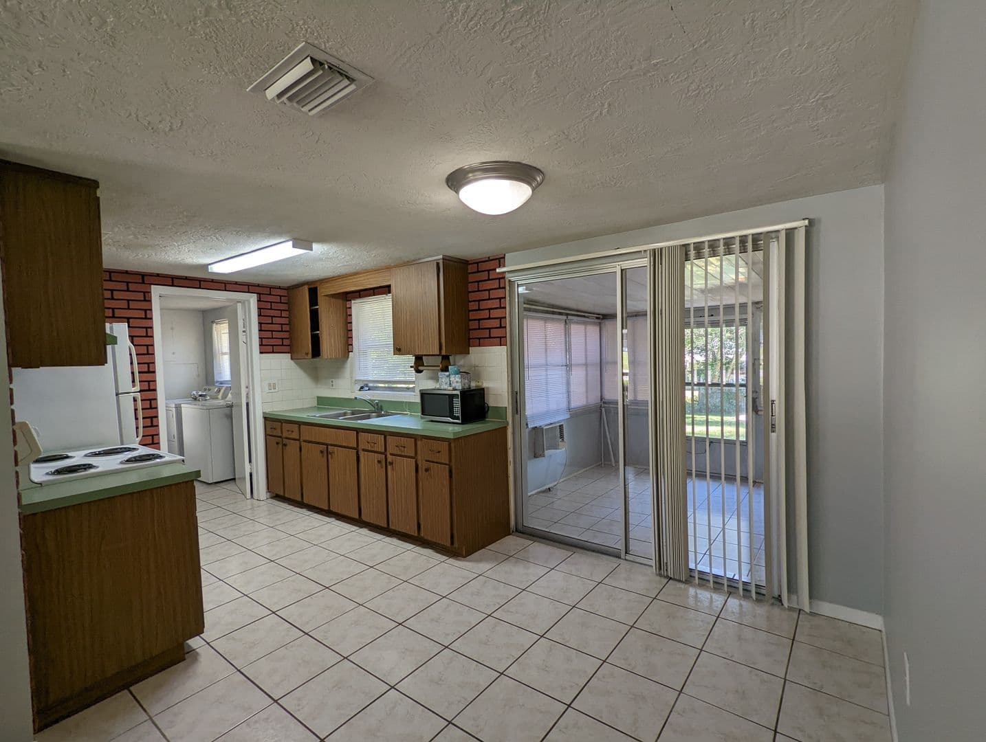 Beverly Hills House: 23 N. Lee St