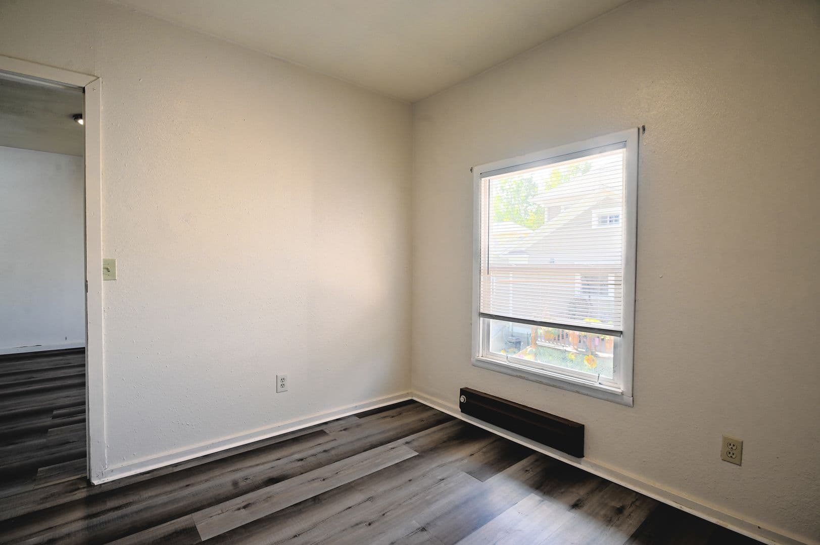 Sheridan Apartment: 443 Gladstone St