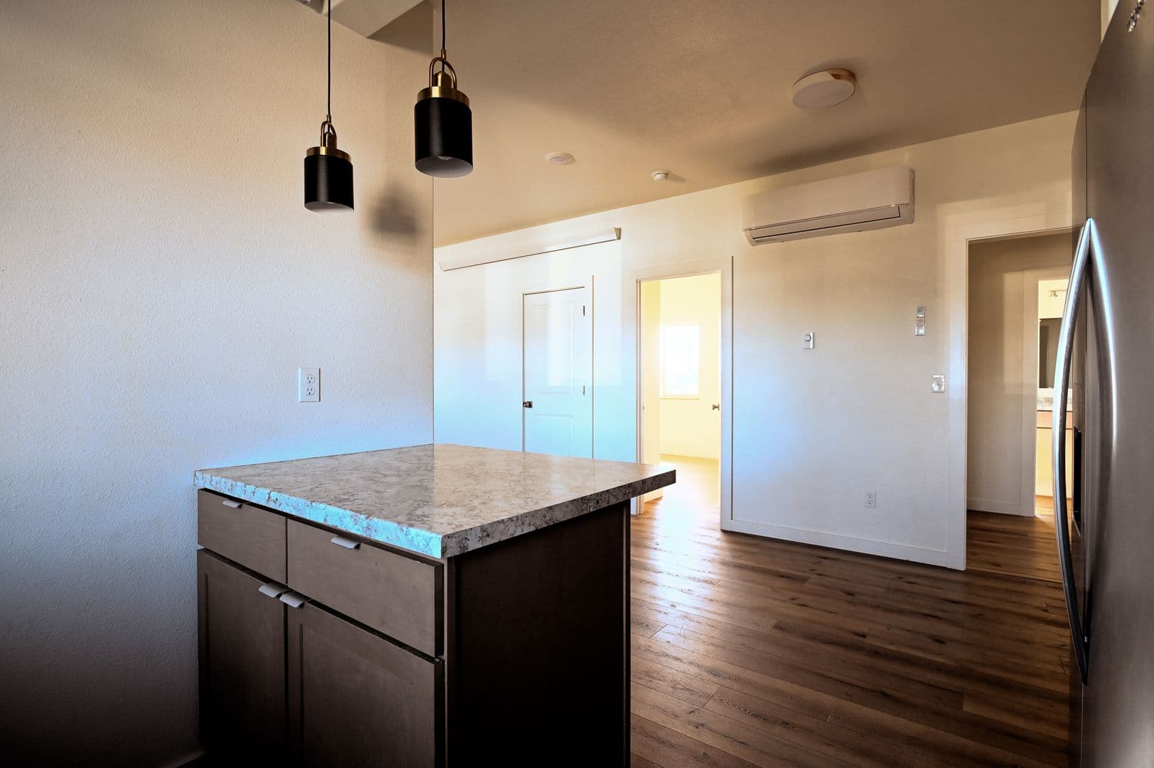 Ranchester Apartment: 1404 Windsor Dr