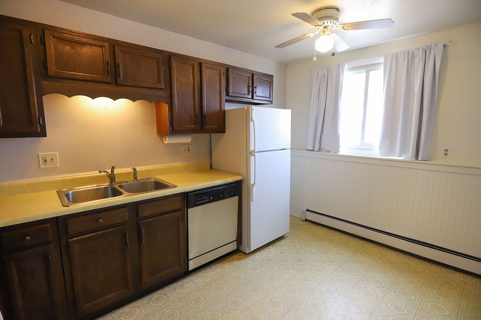 Sheridan Apartment: 33-39 E 9th St