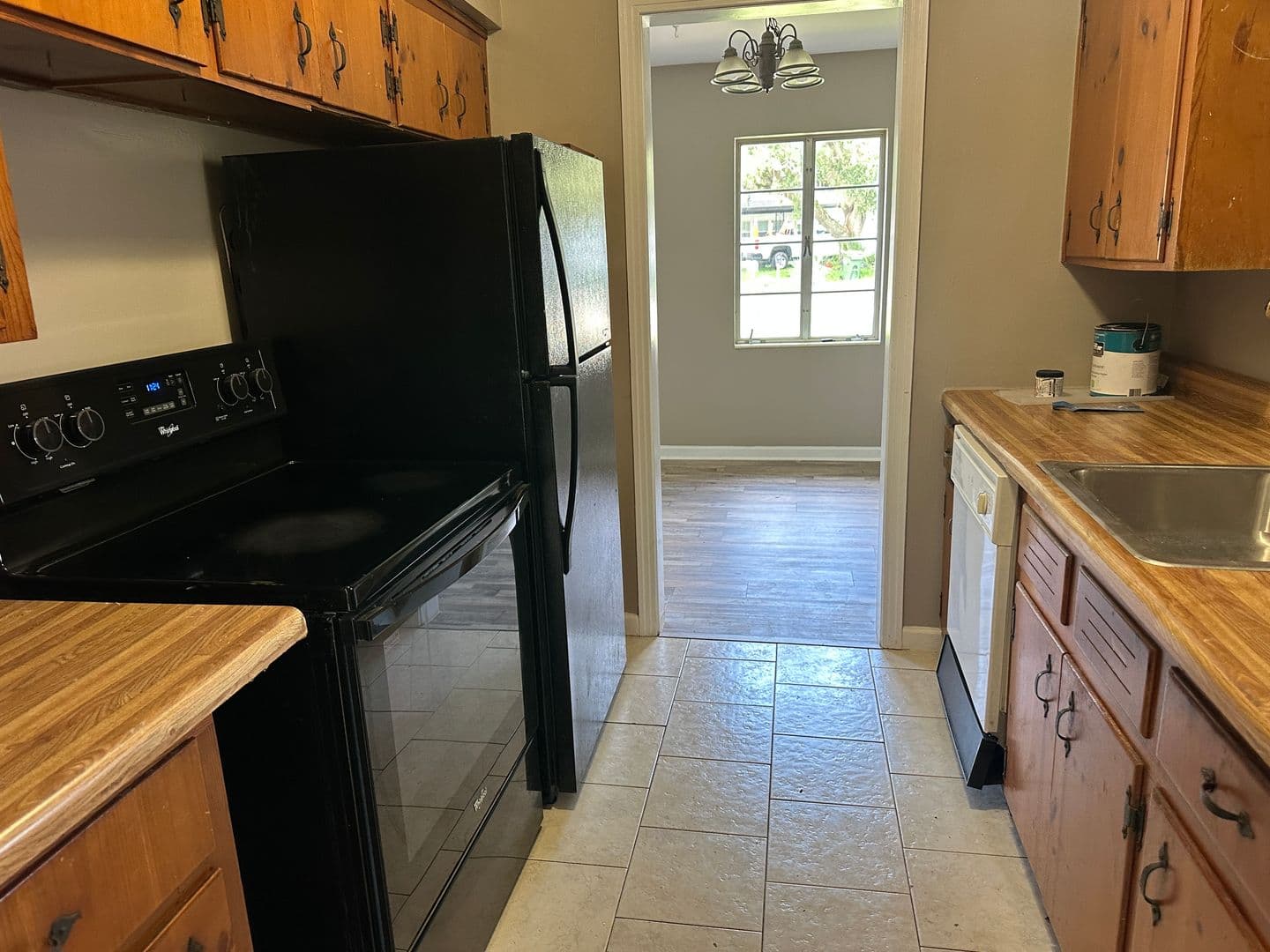 Leesburg House: 404 Louis Street