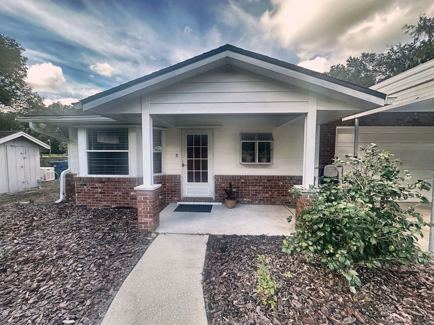 Deland House: 1525 W Beresford Road